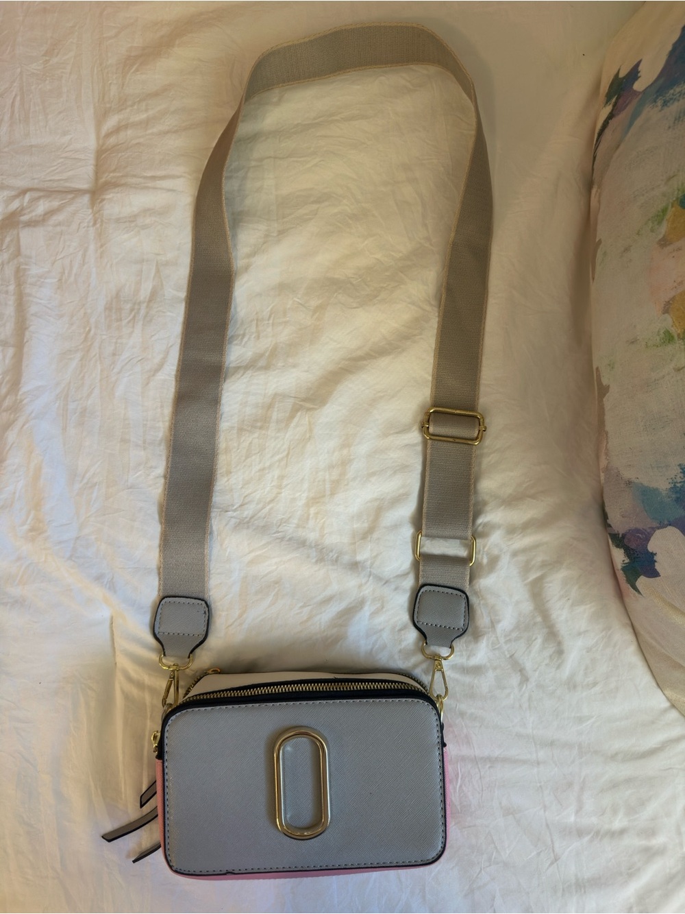 Light Gray & Pink Crossbody Bag